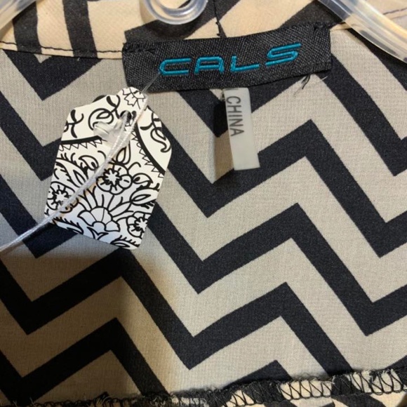 Cals Brand Blouse - Picture 2 of 3